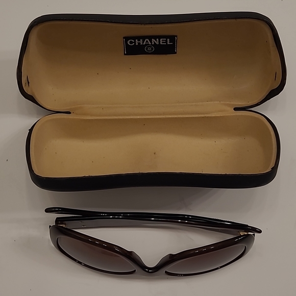 Chanel Women's Sunglasses - Picture 14 of 16